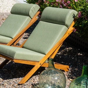 Tumbona Malvina de madera de Iroko macizo con respaldo reclinable y colchonetas para playa, terraza, jardín y piscina
