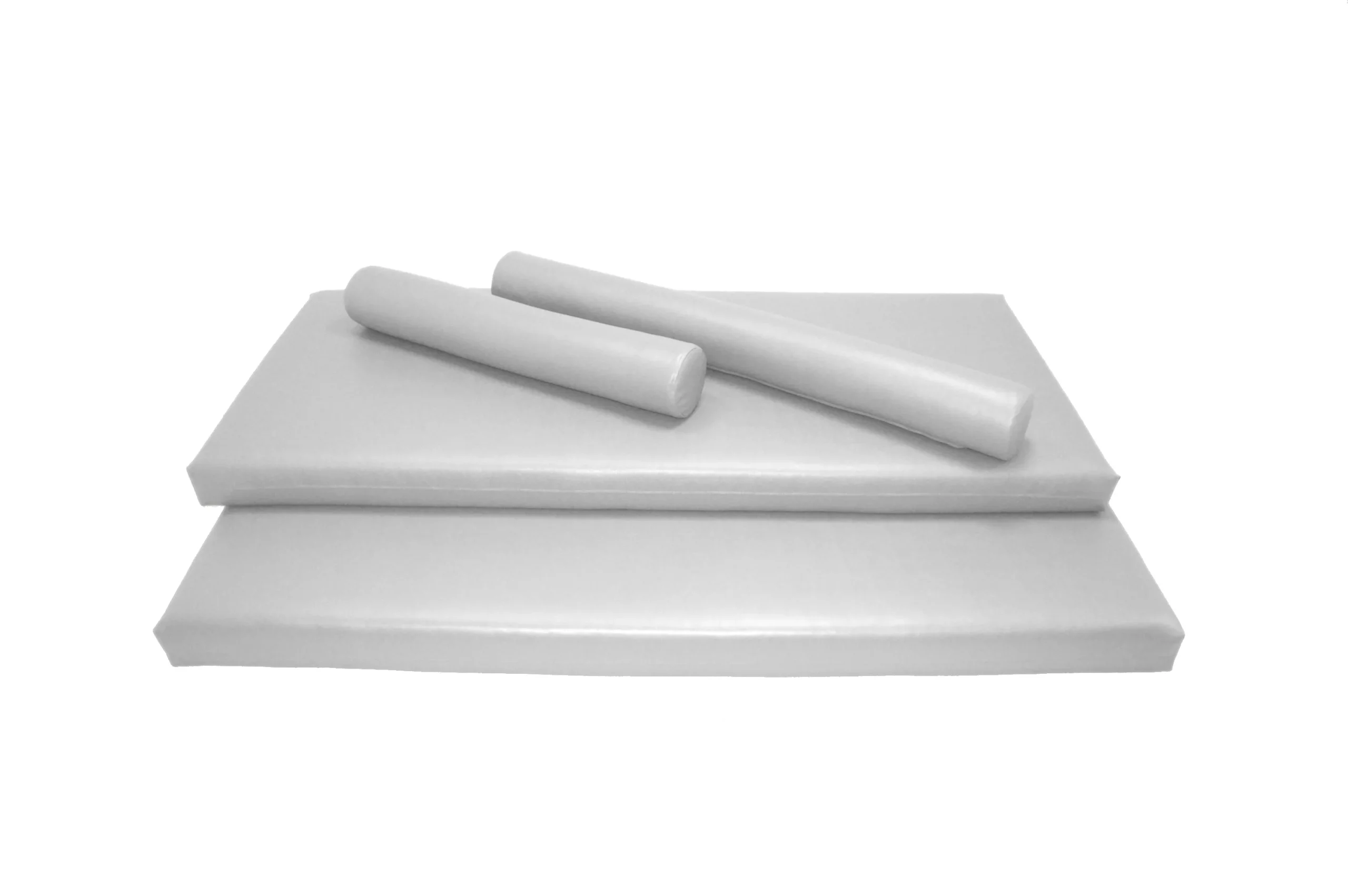 Cojines a medida tapizados con tejidos outdoor para mobiliario de exterior.